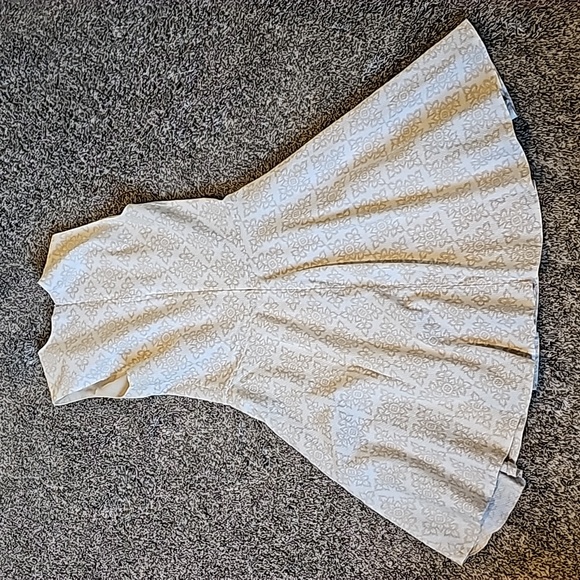 STUNNING DIANE VON FURSTENBERG FIT AND FLARE DRESS - Picture 5 of 14